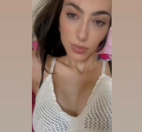 Neja Giotti high quality star picture