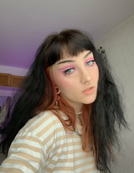 Naiskarkki model erotic pictures