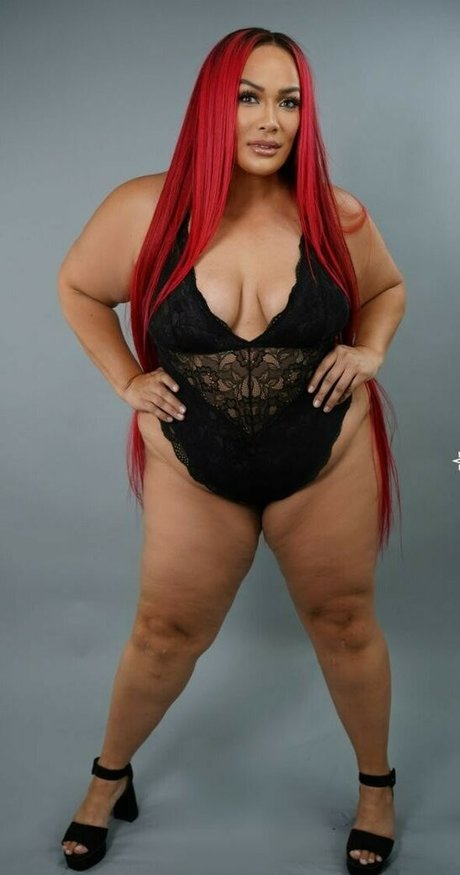 Nia Jax Lina Fanene star sexy pic