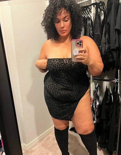 Nia Jax Lina Fanene porn star image