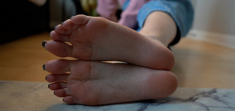 Toetally Devine erotic actress photo