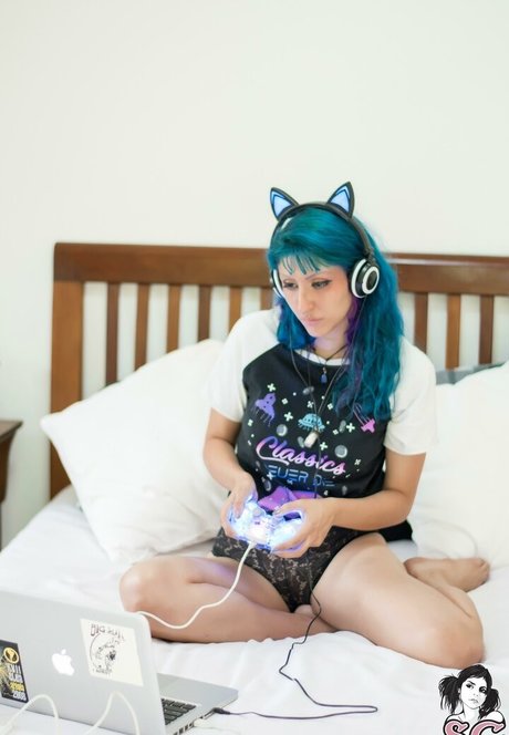 Biahallier nude actress pictures