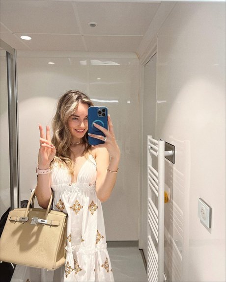 skinny blonde milf onlyfans sexy xxx pictures