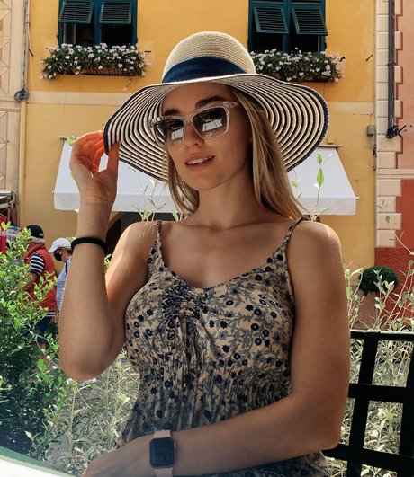 Elena Berri nude model images