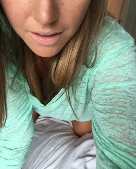 SweetHaleyGales model sexy photo