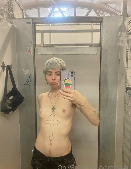 vampyr4u sexy actress picture