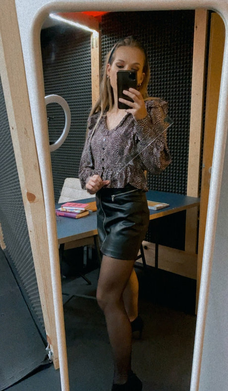 Lady Annabelle star beautiful gallery