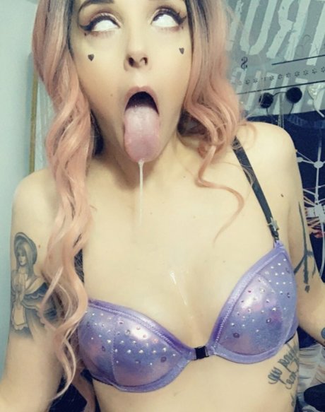 Kawaiikelly pretty model image