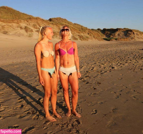 Maria Thorisdottir pornographic star pictures