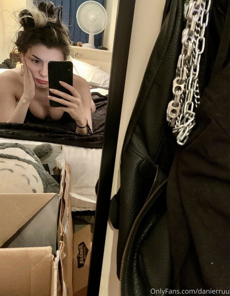 danierruu art star photo