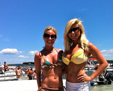 Lauren Ann Harris model erotic pic