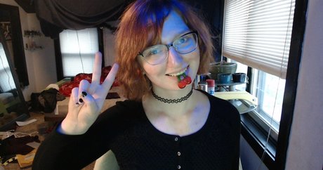 TooMuchTimeMyself model adult pics