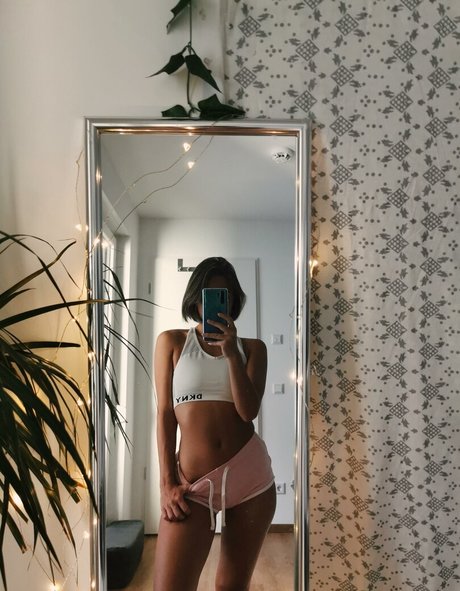 RemyReid hot star photo