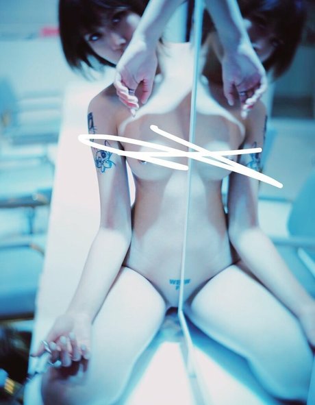 Hagikomomo hot model image