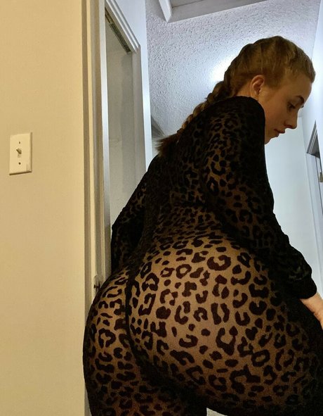 Missmoodym model nude photos