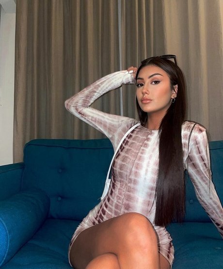 Willow Ziguras star photos