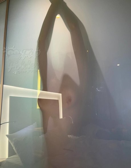 diluu11 nudes model photos