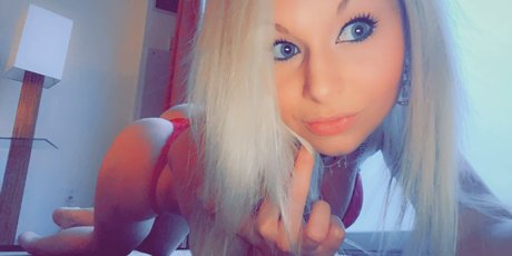 Luna Vibez model nude gallery