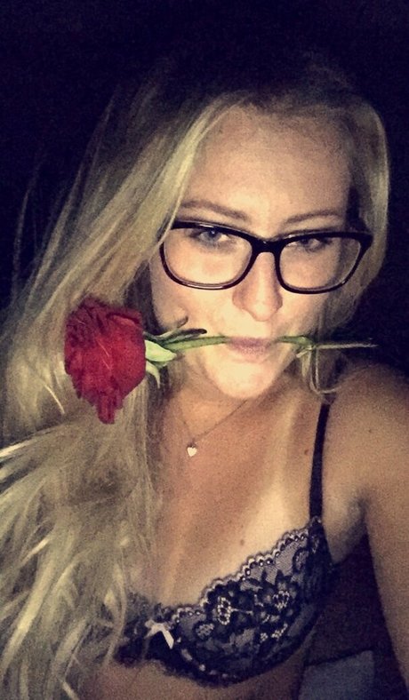 Kristina Mladenovic erotic model pictures