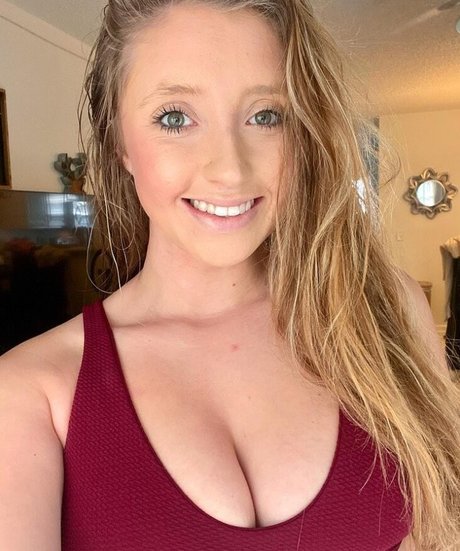 Hannah Louise xxx pornstar pic