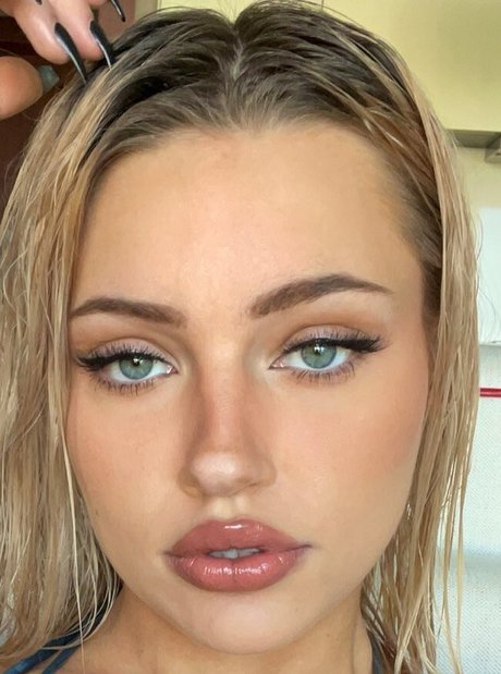 Willow Barbie star perfect photos