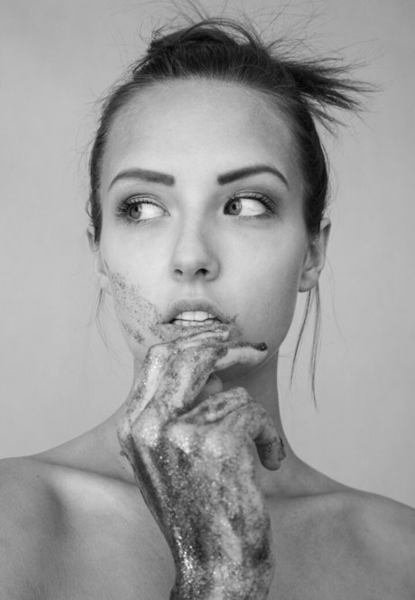 Kinga Chorostowska naked star img