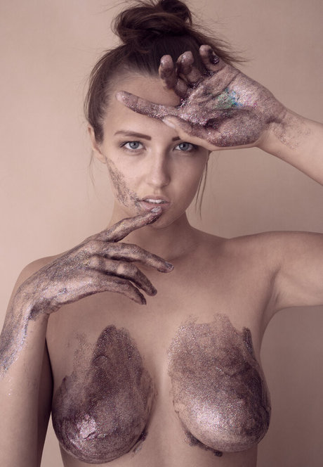 Kinga Chorostowska sexy pornstar gallery