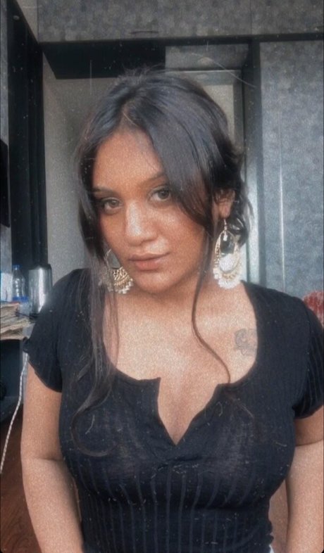 Smrithyy porn star pics