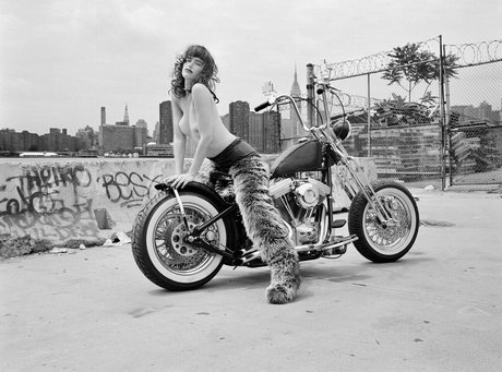 Paz De La Huerta perfect pornstar pics