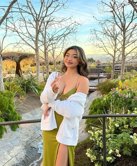 kaileighmutuc sexy actress photo