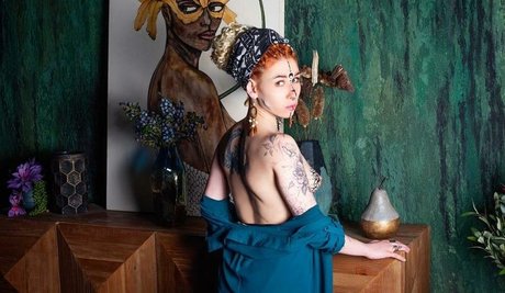 Rock it Kelly hot model images