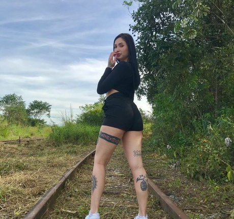 Bella S adult actress pics