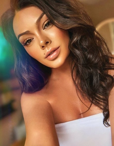 Imogen Loxley star beautiful photo