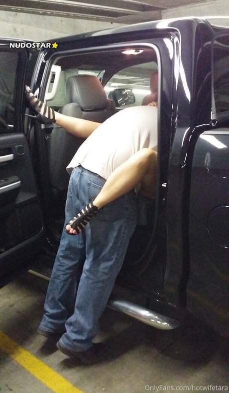 hotwifetara art model pic