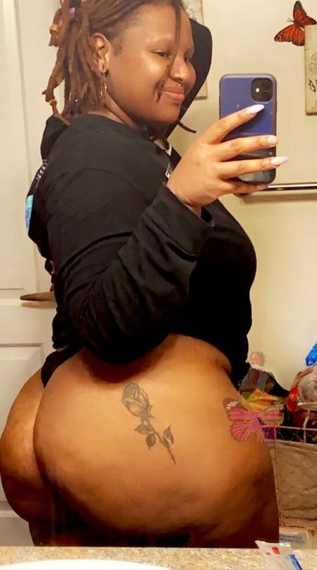 MoodyVirgo777 nude model pic