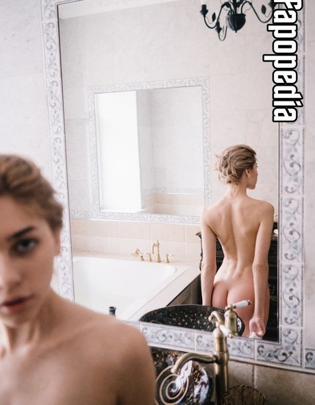 aemillin pornstar nudes img