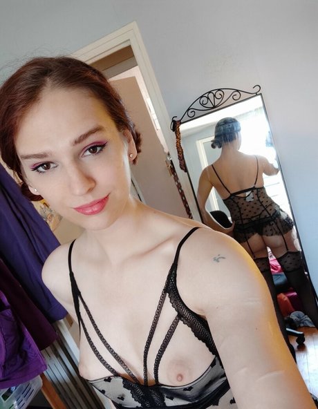 MelodyFluffing erotic pornstar gallery