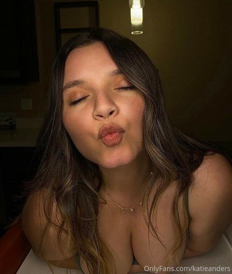 Katie Anders exclusive model pic