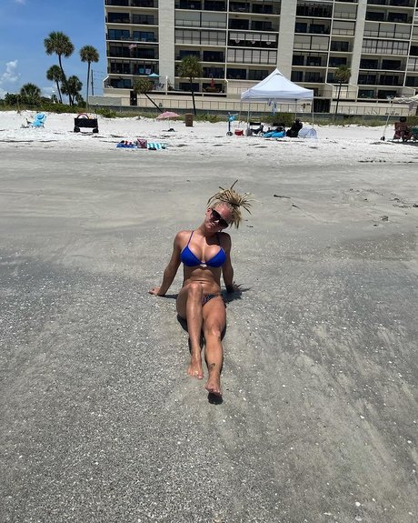 Mel With The Dreads pornographic model pictures