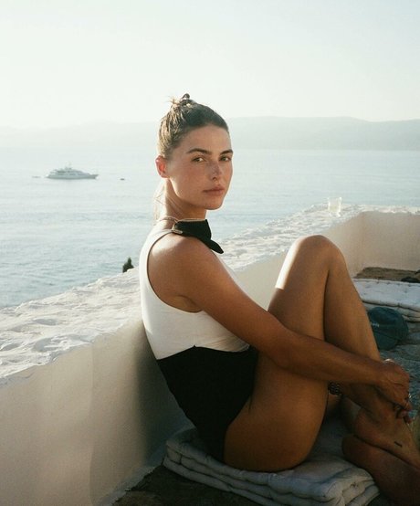 Sophia Roe pretty model images