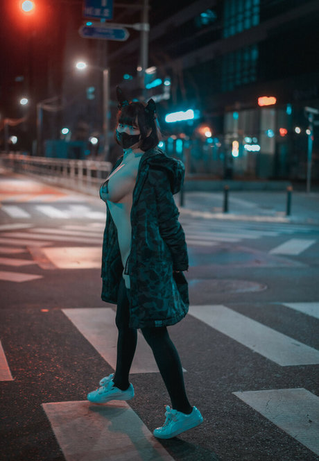 Djawa Jenny star sexy images