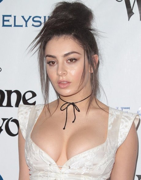 Charlie XCX pornographic model images