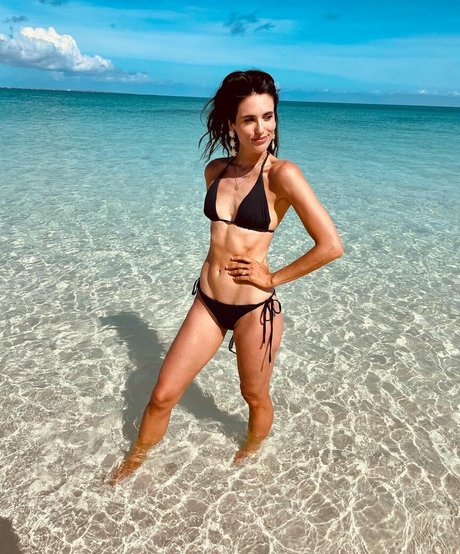 Liz Plank pretty star photos