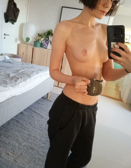 Bluimon model high quality picture