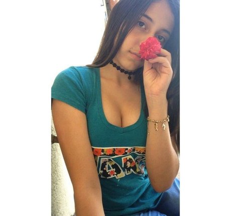 Nelly Salgado hd model photo