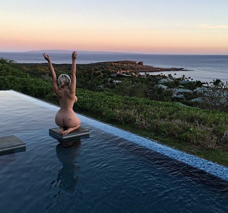 Gia Genevieve star nudes image