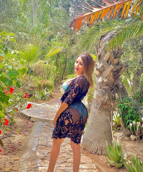 Imen Loulou nudes model archive