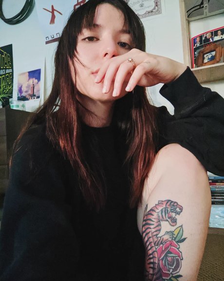 Autumn Farrell naked actress pics