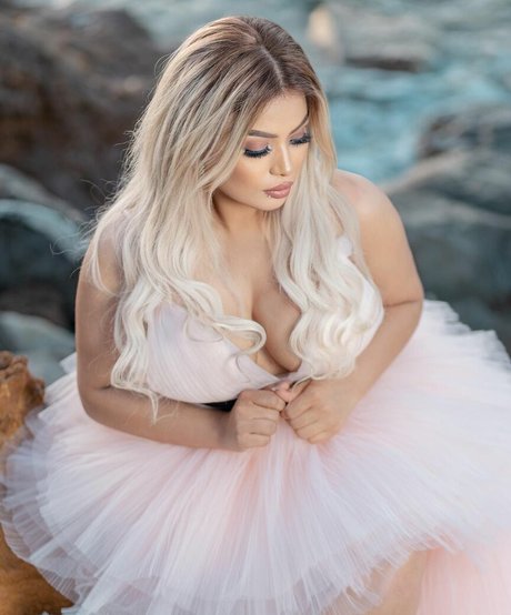 Deli Sana perfect star picture