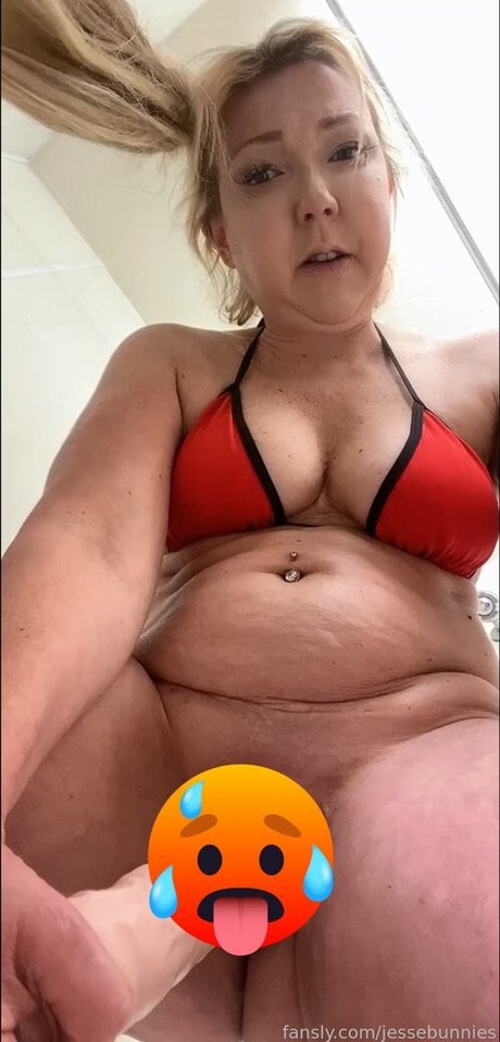 Jesse Bunnies nude pornstar pic